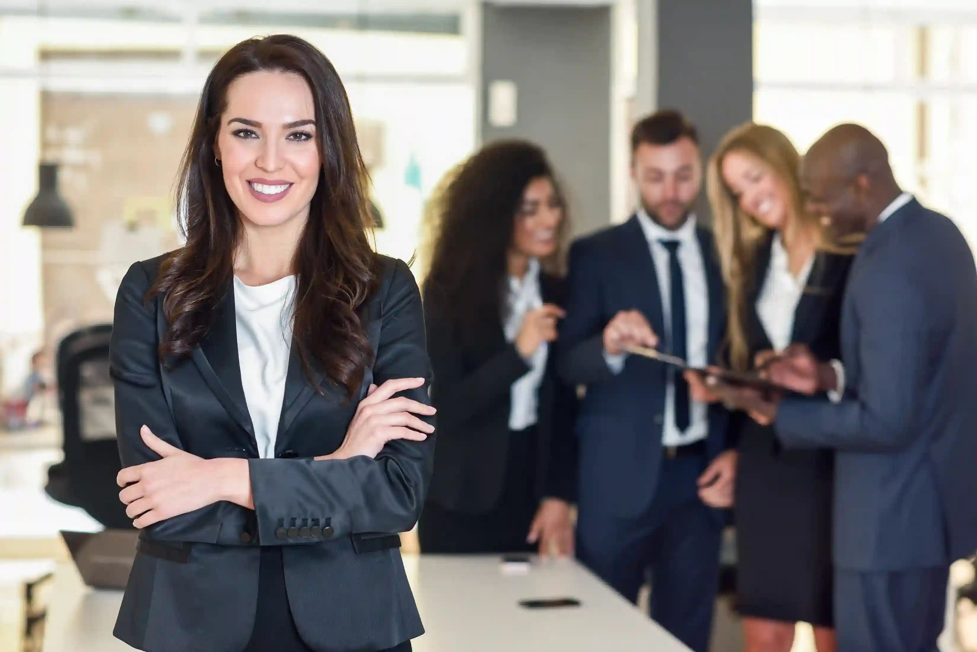 Profesional estudiando diplomado en línea